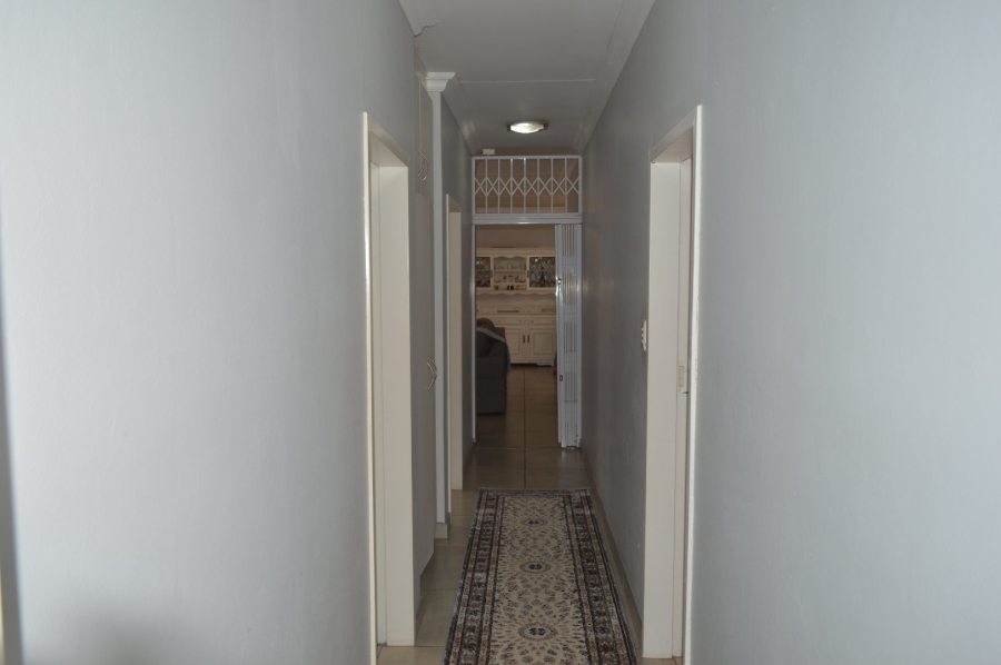 3 Bedroom Property for Sale in Flamwood North West